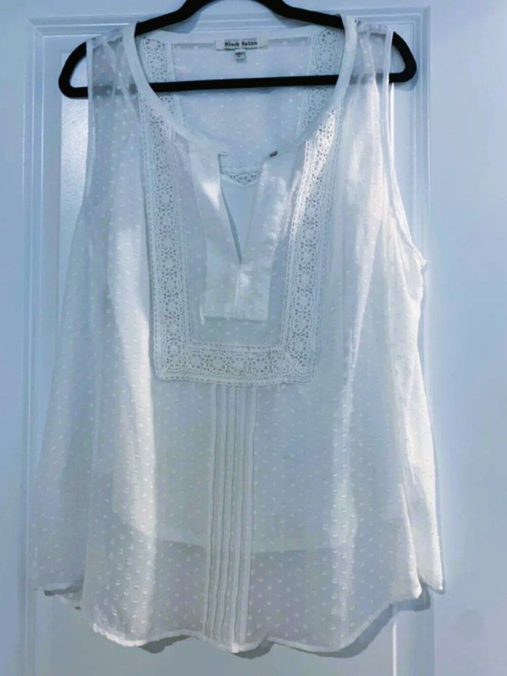 XL ~ Black Rainn ~ white sleeveless clip-dot & lace tank w/ cami